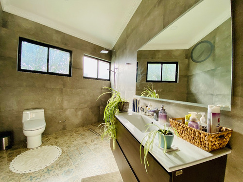 Exclusiva Casa En Venta