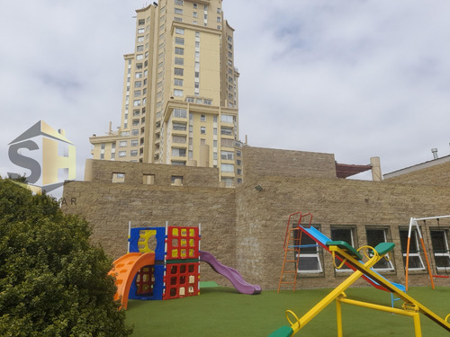 Se Vente Bonito Dpto En Costa De Montemar. Vista Al Mar.