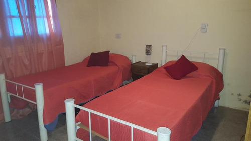 Imagen 4 de 7 de Departamento 4 Ambientes Y Otro Dos Ambiente Para 3 A 4000$