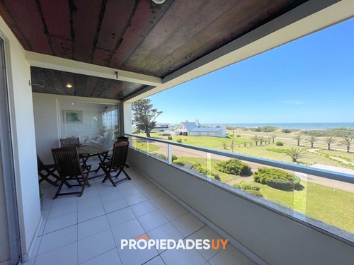 Excelente Precio, Dpto. En Primera Linea De Playa Brava - 3 Dorm. + Dependencia
