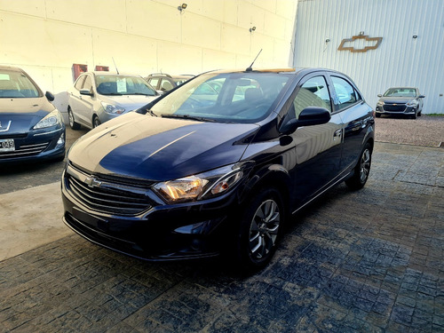 Imagen 2 de 22 de Nuevo Chevrolet Onix Joy 2023 Black 0km Color Smt2