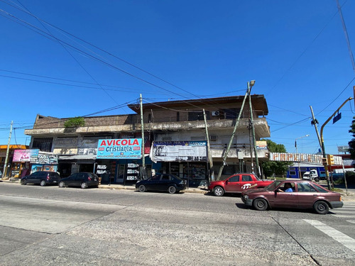 Casa En Venta En Isidro Casanova