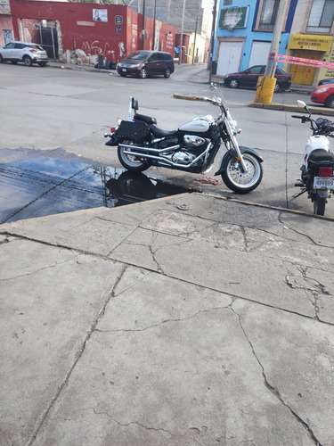 Colo Negro Con Blanco Llantas Cara Blanca Jalando Muy Bien