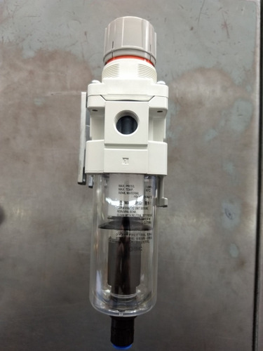 Unidad De Filtrado Con Regulador Marca Smc 1/2 Npt