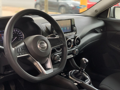 Nissan Sentra 2.0 Sense Mt