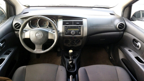 Imagem 6 de 11 de Nissan Grand Livina S 1.8 16v (flex) Manual
