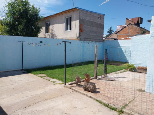 Casa Multifamiliar En Venta, Jacarandá 1280, Villa Udaondo, Ituzaingó