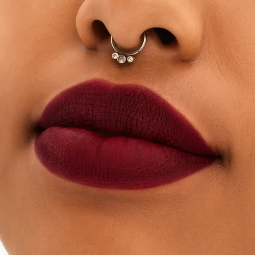 Labial MAC Locked Kiss 24hs Acabado Mate Color Coy
