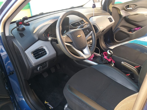 Imagem 6 de 9 de Chevrolet Onix