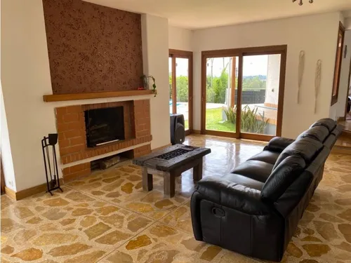 Casa Independiente En Rionegro Con Piscina Y Jacuzzi Para La Venta