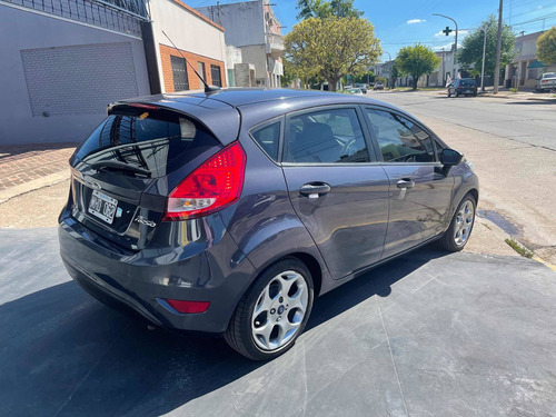 Imagen 5 de 10 de Ford Fiesta Kinetic Design 2013 1.6 Design 120cv Titanium