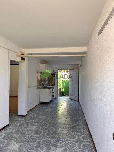 Casa De 1 Dormitorio En Alquiler En San Carlos