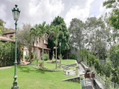 Imponente Mansion Colonial A La Venta En Urb. Club De Campo La Lagunita Mls# 23-23375 Mnh