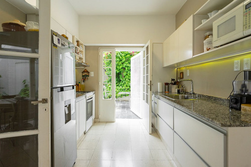 Casa 2/3 Dorm + Jardin + Pileta + Patio En Venta