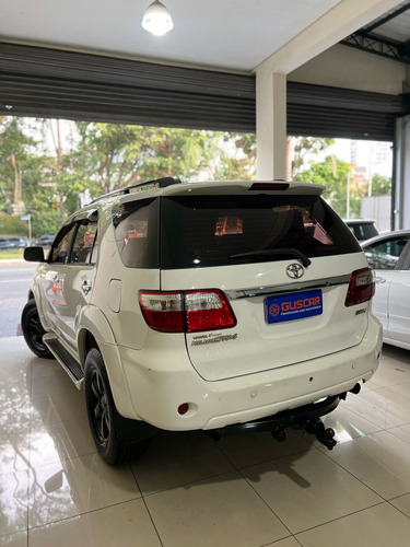 Toyota Hilux SW4 3.0 Srv 7l 4x4 Aut. 5p