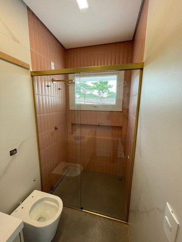 Box De Banheiro Dourado Fosco Até O Teto 2m X 3m Sem Vidro