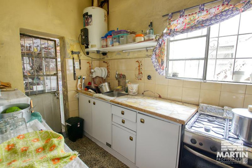 Casa Con Departamento Y Jardín - Munro