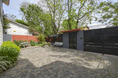 Venta Casa 7 Ambientes Con Jardín Y Pileta En Martinez