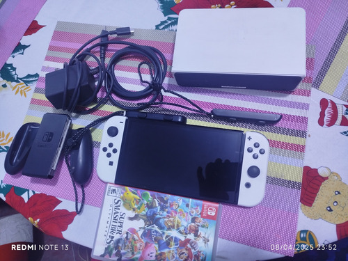 Nintendo Switch Oled Blanco 64gb + Juego Smash Bros Ultimate (Usado)