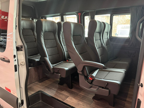 Sprinter 417 16 Lugares Executiva Ano 2025 Financio