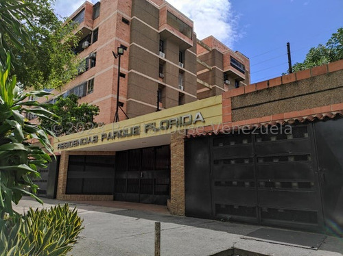 Marcos Gonzalez Vende Amplio Apartamento Zona Oeste Barquisimeto - Lara. #24-46