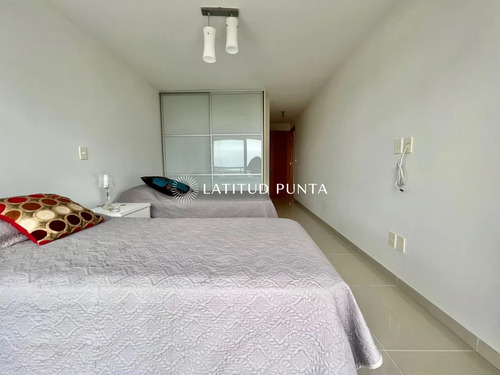 Mansa, Apartamento De 3 Dormitorios Más Dependencia