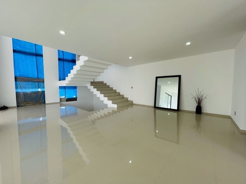 Imagen 3 de 30 de Casa Estilo Minimalista En Venta, Fincas De Sayavedra. Atiza