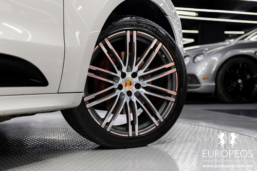 Porsche Macan 3.7 Turbo At