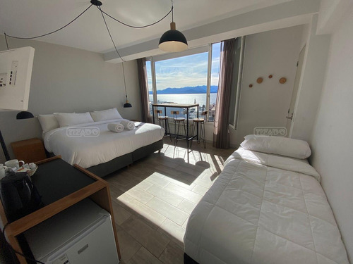 Turístico Hotel Vista Al Lago En Venta En Centro De Bariloche, Bariloche, Patagonia