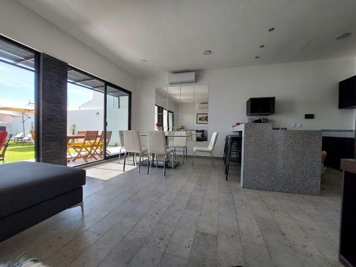 Casa Con Alberca Y Seguridad En Fraccionamiento De Tequesquitengo