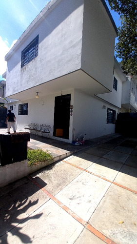 Alquilo Preciosa Casa En Urb Horizonte. Mun Sucre 280 M2