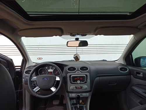 Imagem 8 de 9 de Ford Focus 2009 2.0 Ghia Aut. 5p