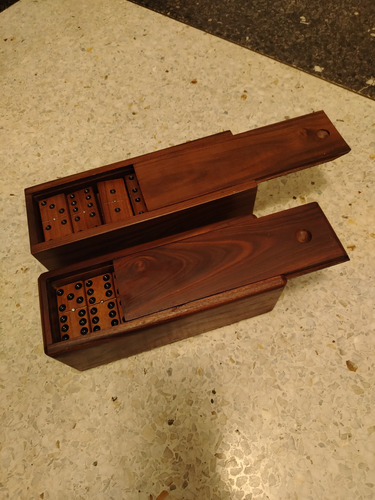 Juego De Domino De Madera Artesanal (Usado)