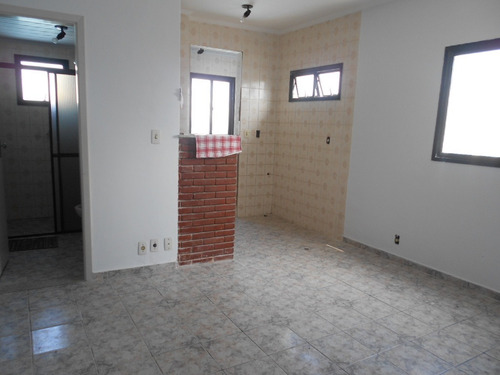 Imagem 10 de 20 de Apartamento 01 Dormitório Na Vila Mirim, Próximo Ao Mar.