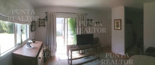 Divina Chacra En La Barra, 4 Dormitorios, Suite Con Vestidor, Toilette, Deck, Parrillero Techado, Pérgola Auto, 2000 M2 Terreno. - Ref: 320