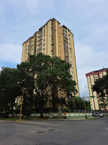  En Venta Apartamento. Urb Los Mangos. Resd Lomas De Los Mangos