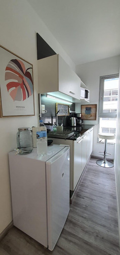 Oficina Sin Muebles Frente A Wtc: Cocina Independiente, 1 Baño Y 1 Garage