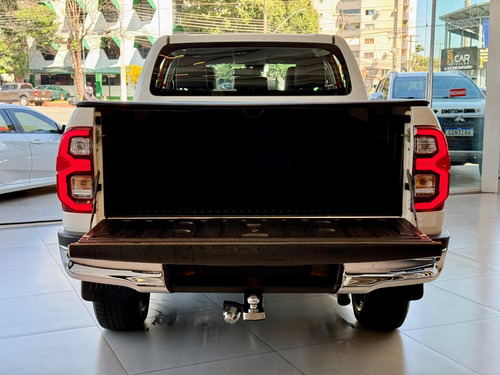 Toyota Hilux 2.8 D-4D TURBO DIESEL CD SRX 4X4 AUTOMÁTICO