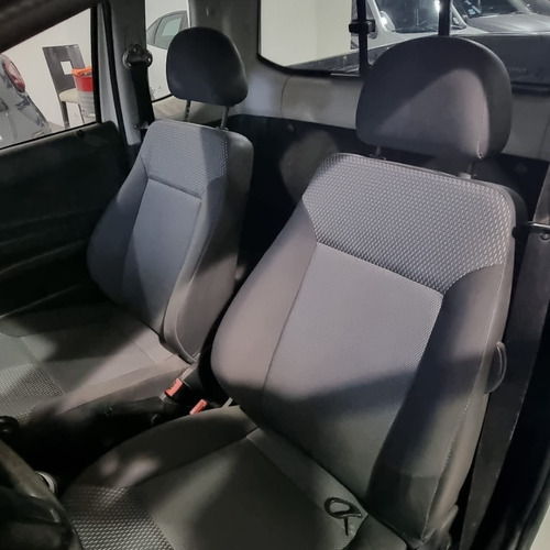 Imagen 10 de 11 de Volkswagen Saveiro 1.6 Ce 101cv Pack Elect + Seg