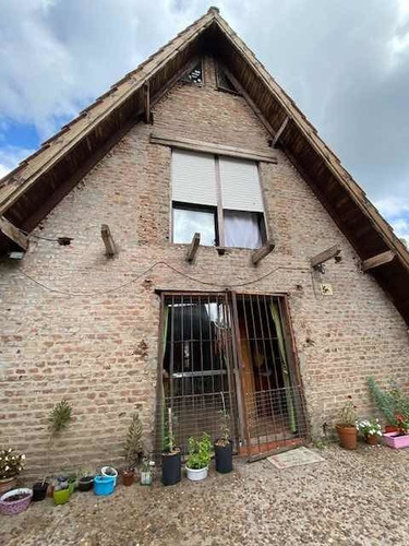 Imagen 4 de 9 de Venta - Lote Con Casa Estilo Alpina En Monte Grande!