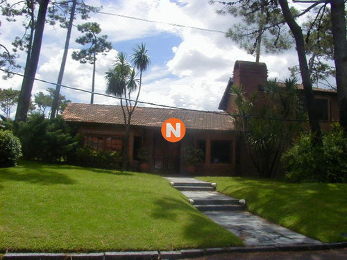 Casa En Venta Y Alquiler, Mansa, Punta Del Este, 4 Dormitorios.- Ref: 206136