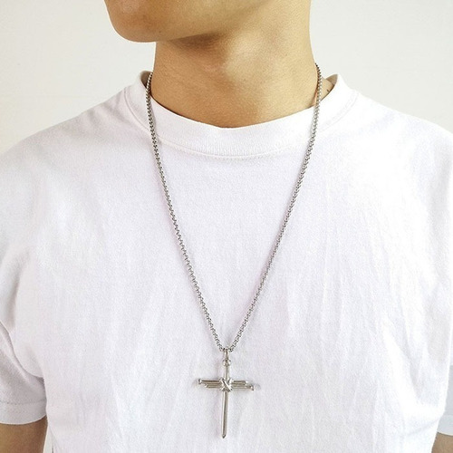 Imagem 4 de 5 de Colar Masculino Com Pingente Crucifixo Pregos