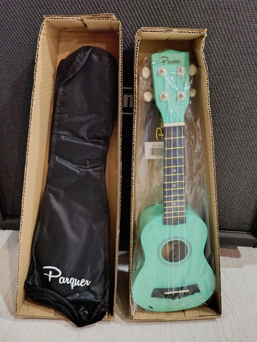 Ukelele Soprano Parquer Fzu.002 Con Funda (Usado)