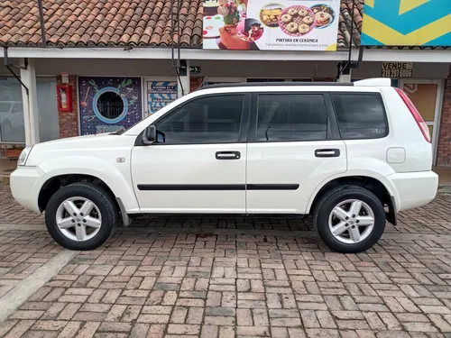 Nissan X-Trail 2.5cc MT AA 4X4