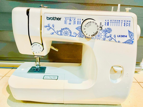 Imagen 3 de 3 de Maquina De Coser Brother Lx3014