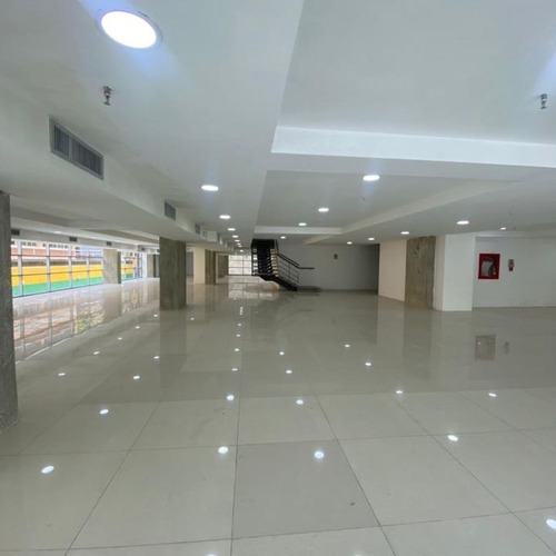 Imagen 4 de 16 de Planta Baja Industrial / Comercial En Alquiler - Urb. La Urbina