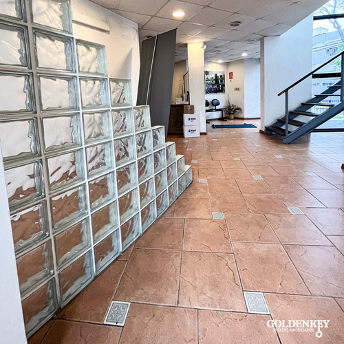 Venta Logística Depósito Y Oficinas Barrio La Blanqueada