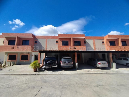 Townhouse En Venta En Los Tamarindos San Diego Carabobo Agua De Pozo Conjunto Cerrado Modernos Mmmp