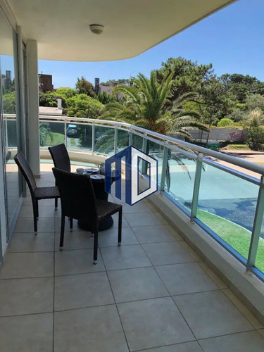 Apartamento De 1 Dormitorio En Torre Con Servicios, Cerca Del Mar - Punta Del Este