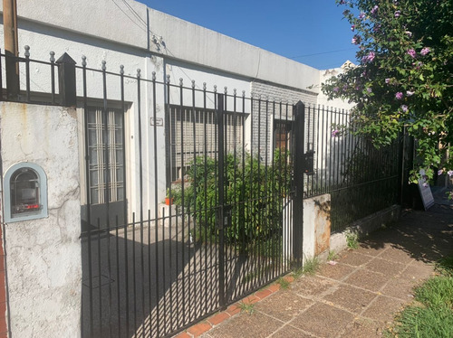 Imagen 2 de 3 de Casa A Reciclar - Oportunidad - Constructor - Barrio Marina